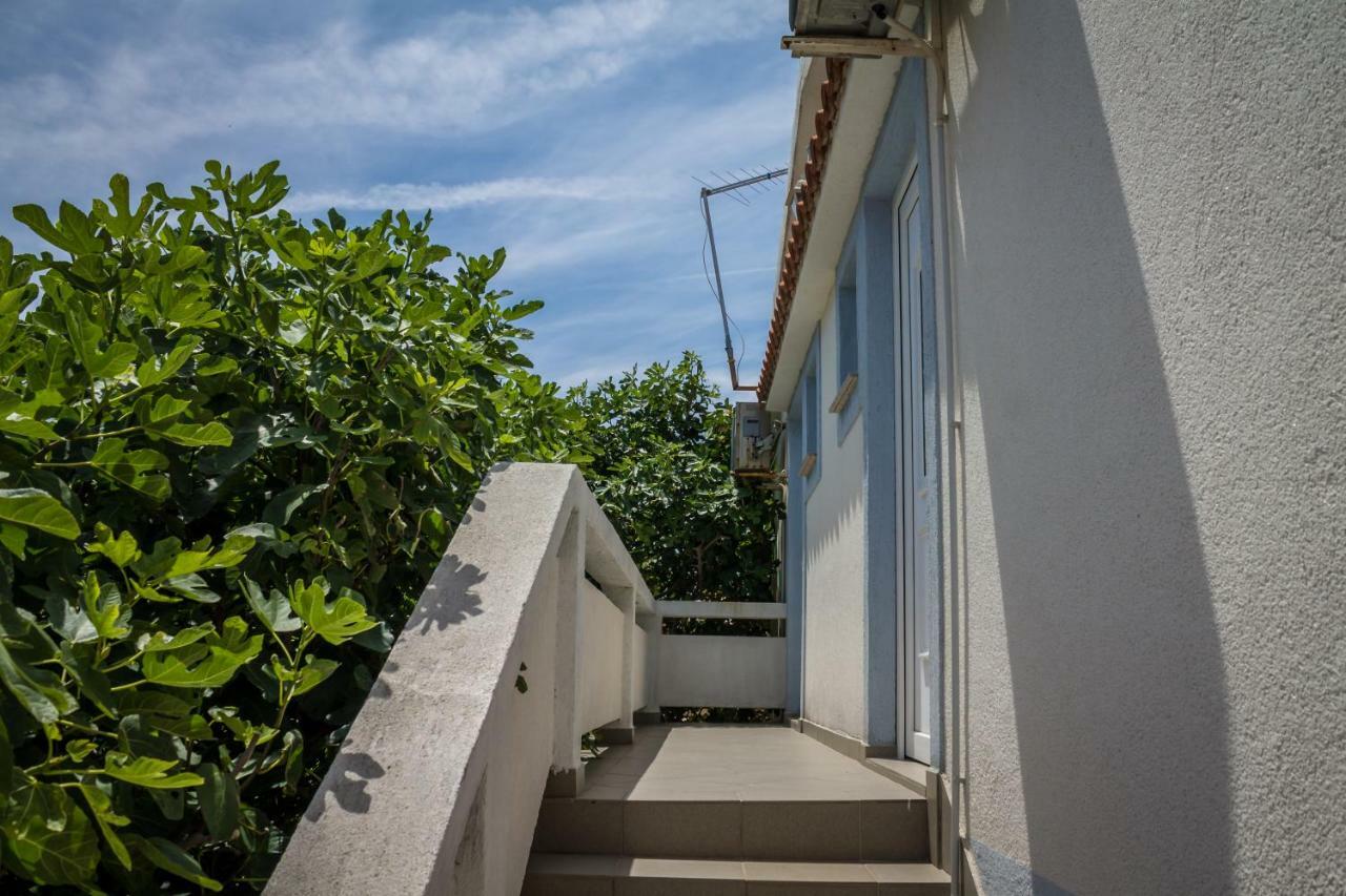 Fisa Apartments Vir Exteriör bild