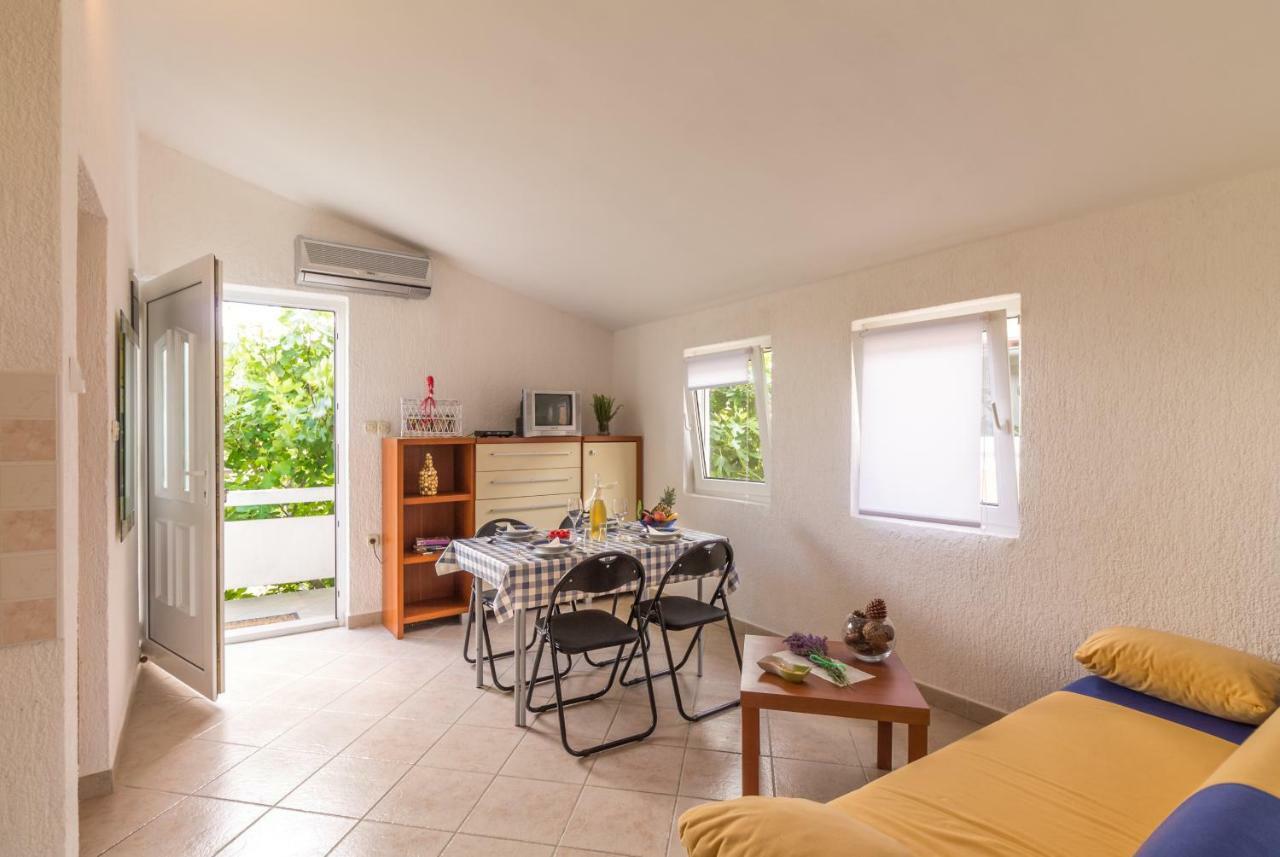 Fisa Apartments Vir Exteriör bild